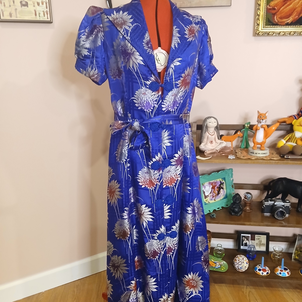 1930s Brilliant Cobalt Blue Silk Movie Star Dressing Gown - Picture 2 of 15